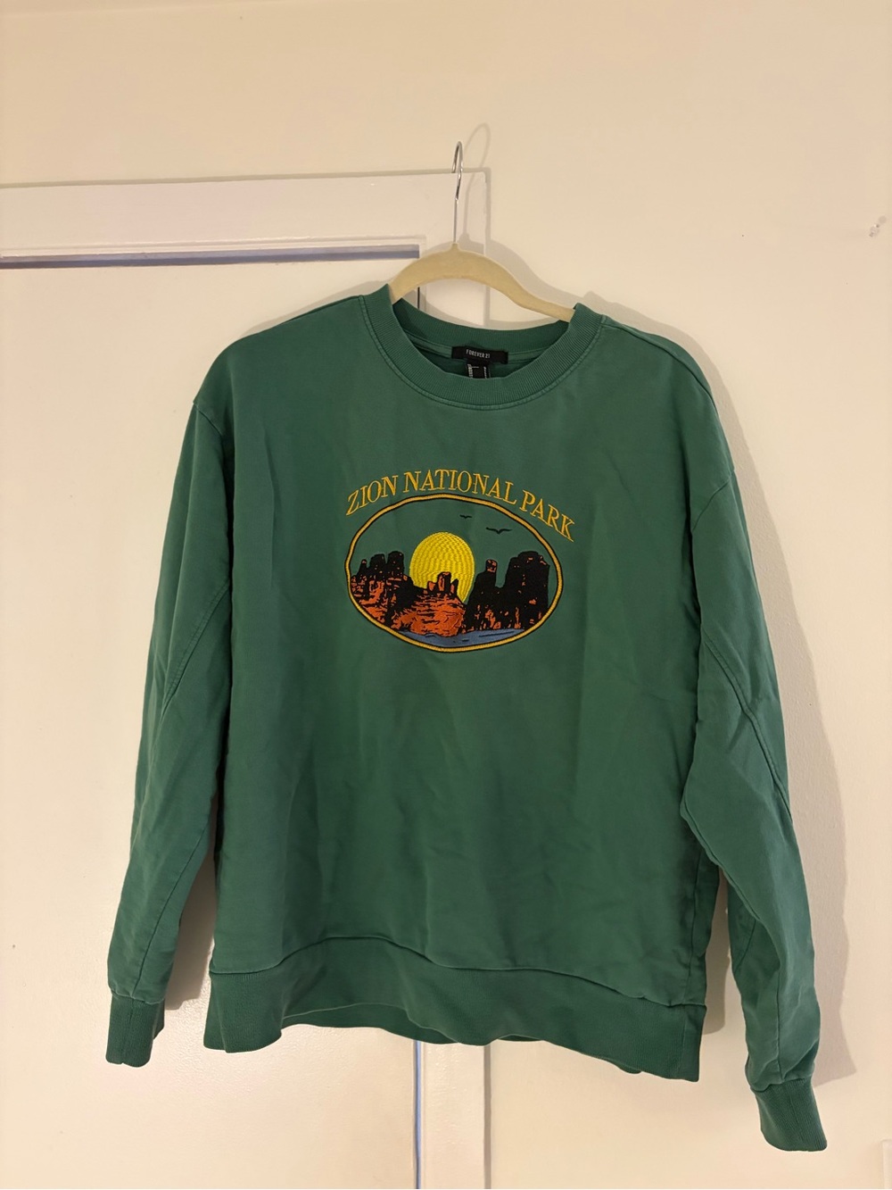 Forever 21 Green Zion National Park Graphic Crewneck Sweatshirt